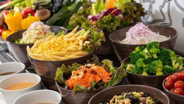 朝食ビュッフェのサラダ / 8