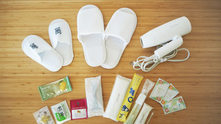 スタンダードルーム　ダブルベッド1台　禁煙　清掃料金別　連泊時の清掃なし