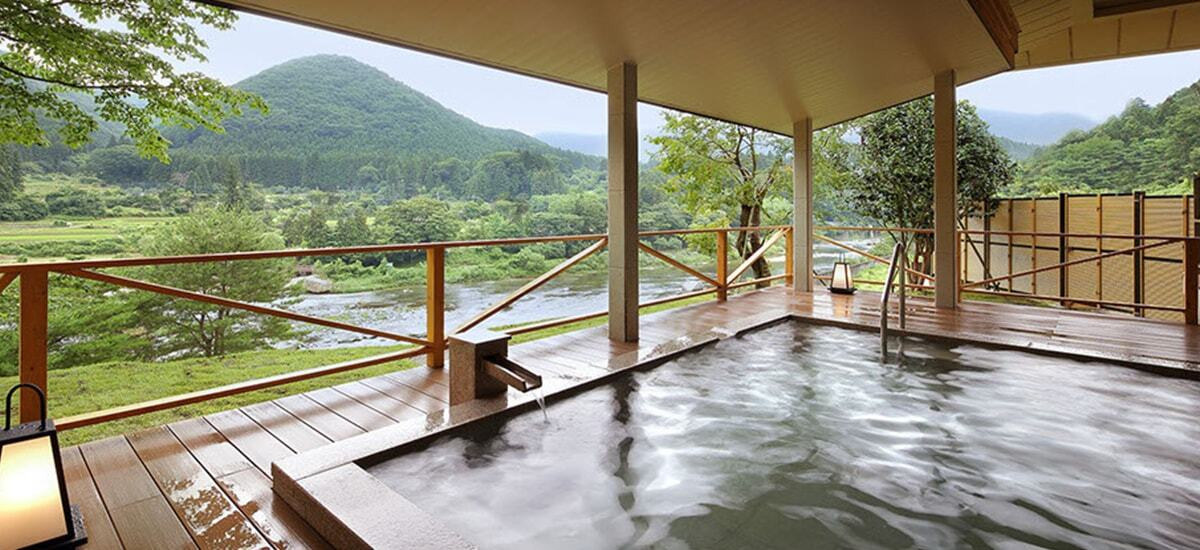 清流が目の前！絶景風呂と豪華エステに癒されるお宿3634041