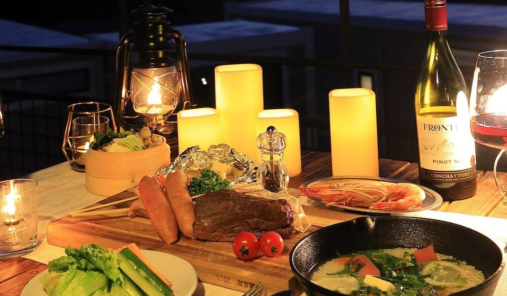 夜の食事風景 イメージ / 1
