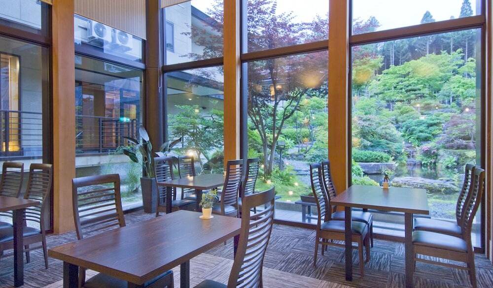 ロビーラウンジ / 1