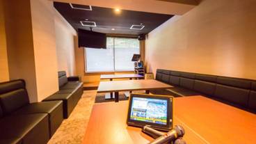 カラオケ ルーム / 9