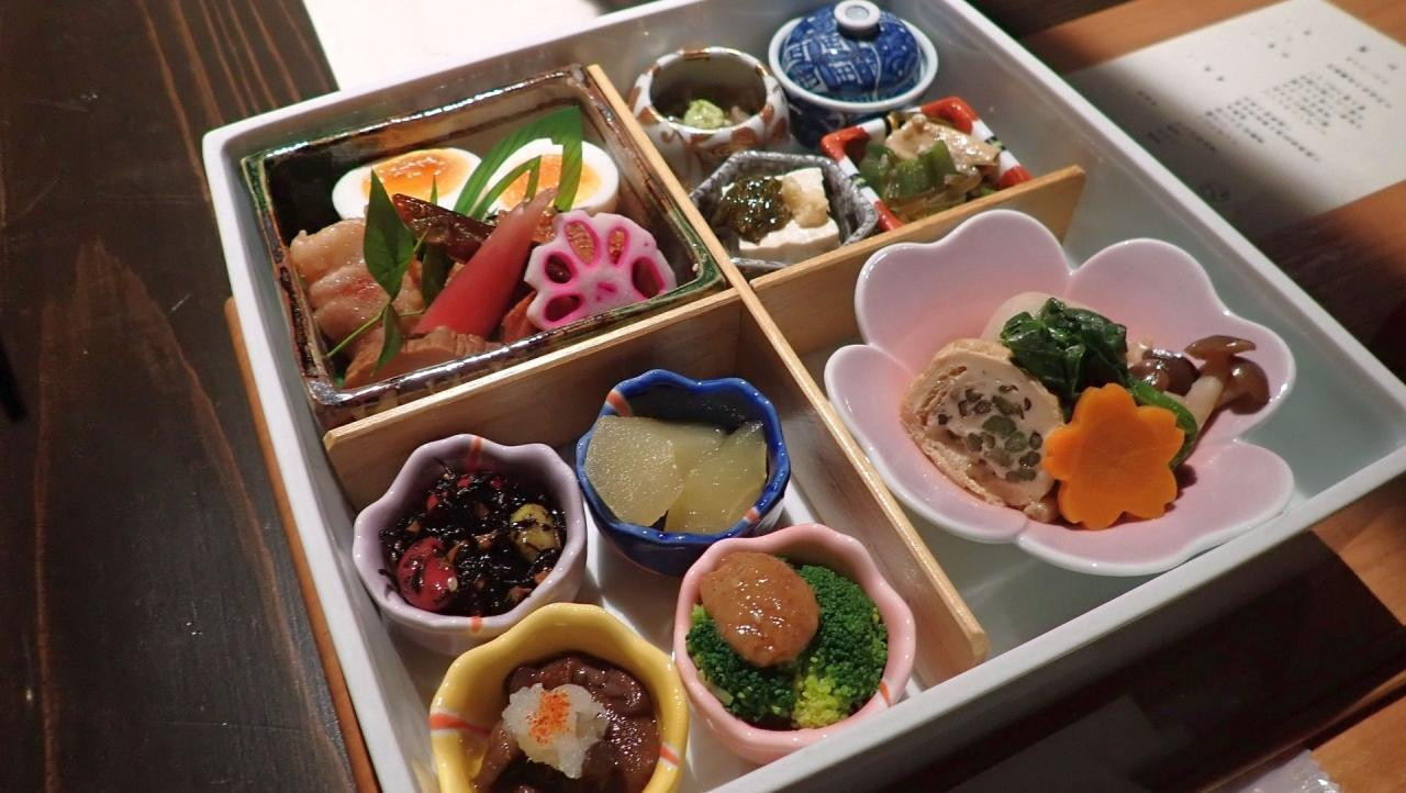 歴史を感じる蔵の宿で優雅に過ごす3929209