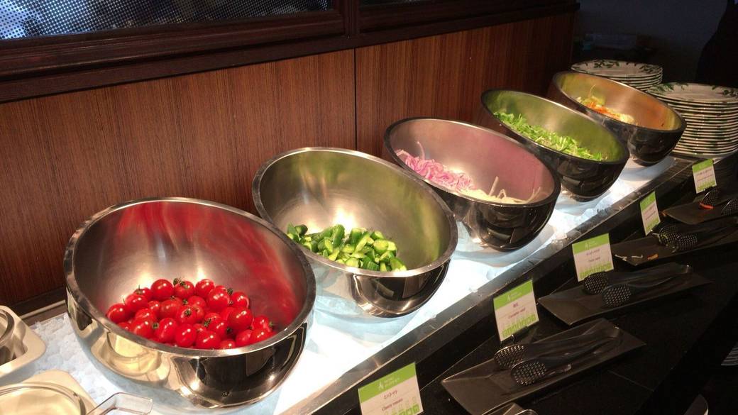 朝食ビュッフェ　サラダ / 3