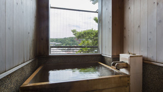 [本館] 庵 ~ 源泉かけ流し半露天檜風呂 - 和洋室
