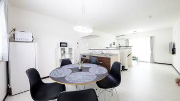 客室内のダイニングエリア / 27