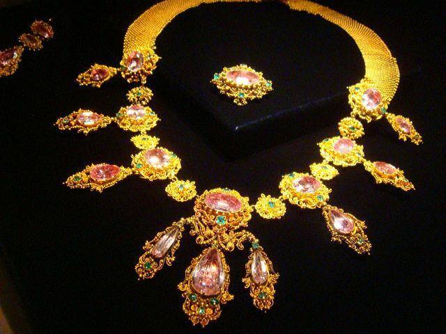 穴場のミュージアムで
優雅なひととき / 3