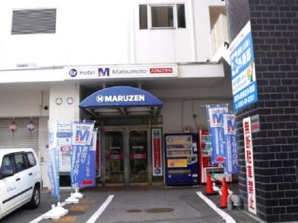 裏口からエレベーターで！