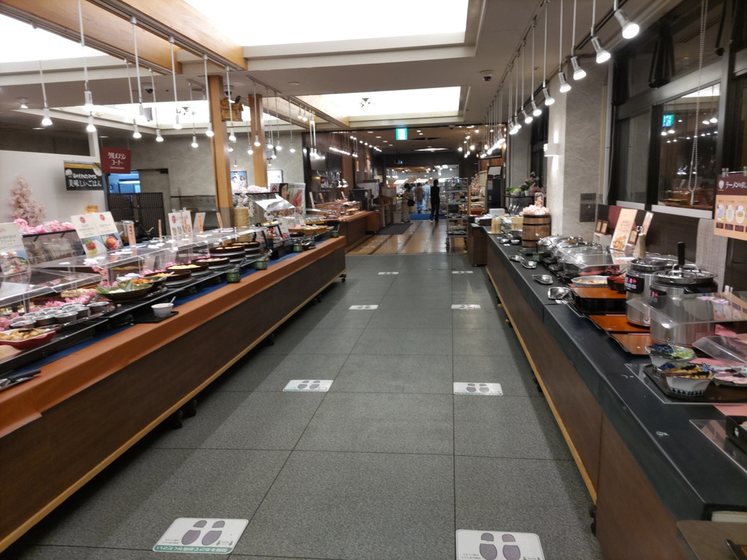 夕食バイキング会場