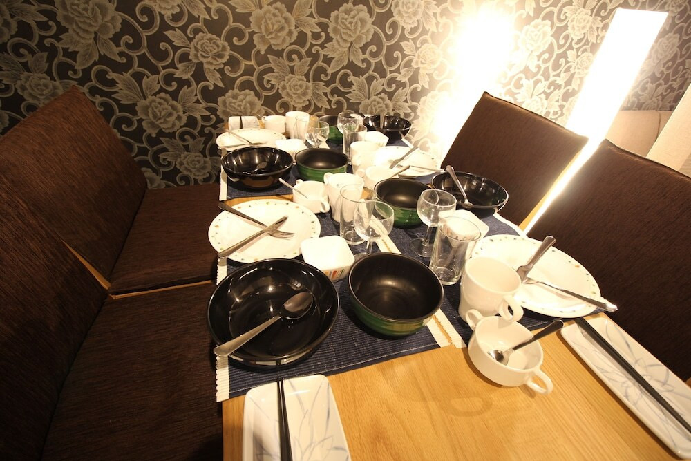 客室内のダイニングエリア