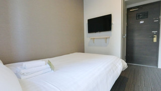 エコノミー ダブルルーム 禁煙 (セミダブルベッド1台)