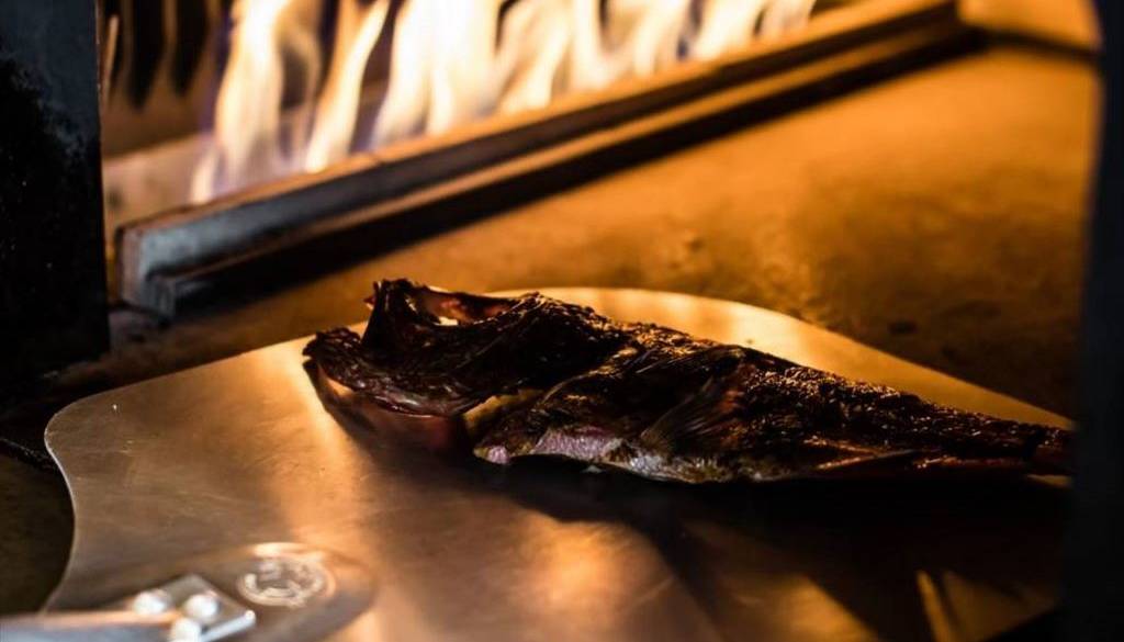 ディナータイムは
煌めく夜の銀座を楽しむ / 2