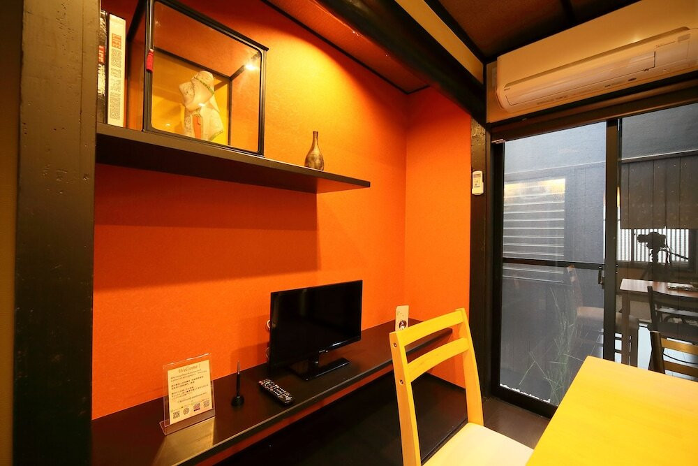 客室内のダイニングエリア