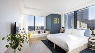 プレミアム ルーム キングベッド 1 台 (with Day Bed)