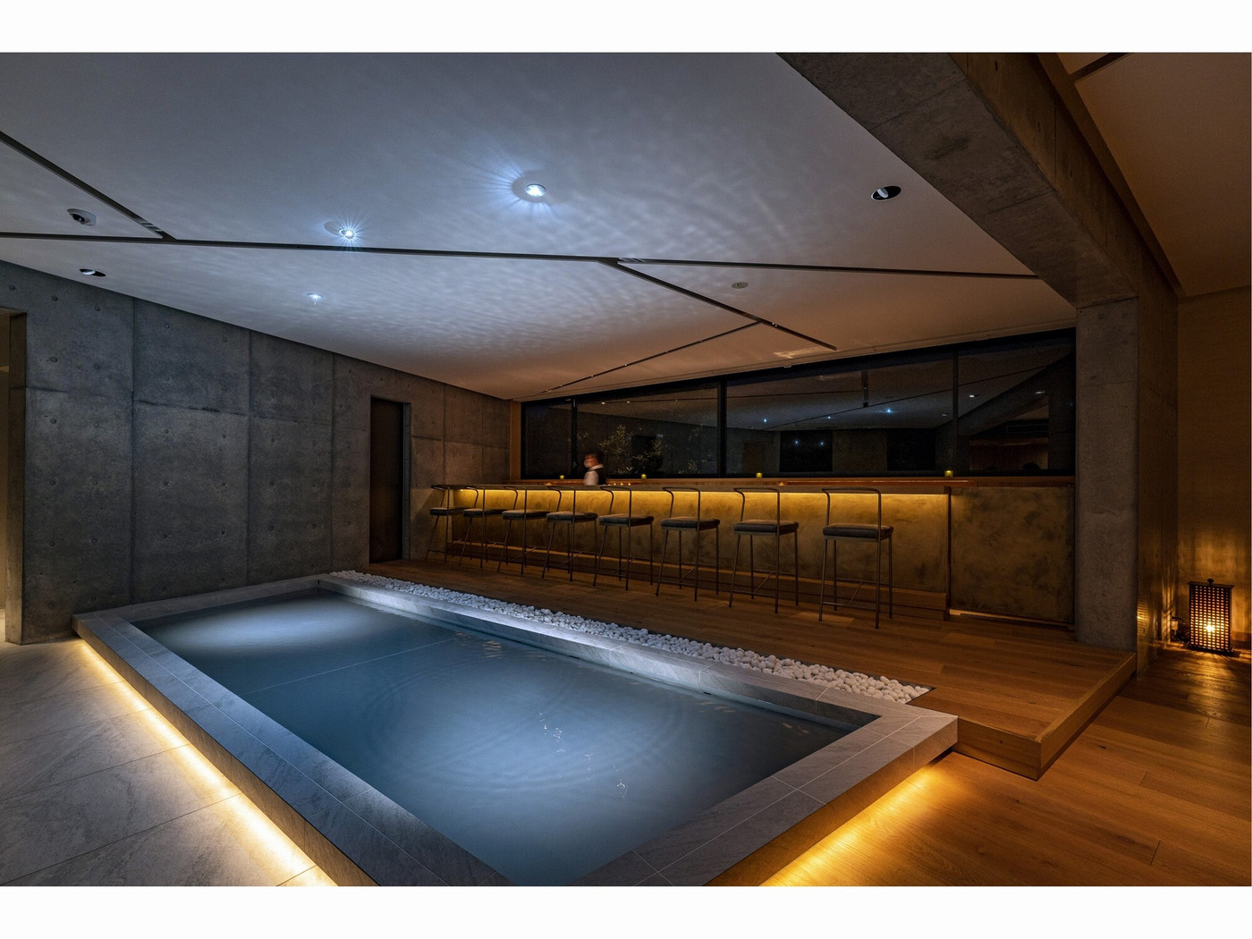 美術館のような洗練された空間でロマンチックな時間を4272386