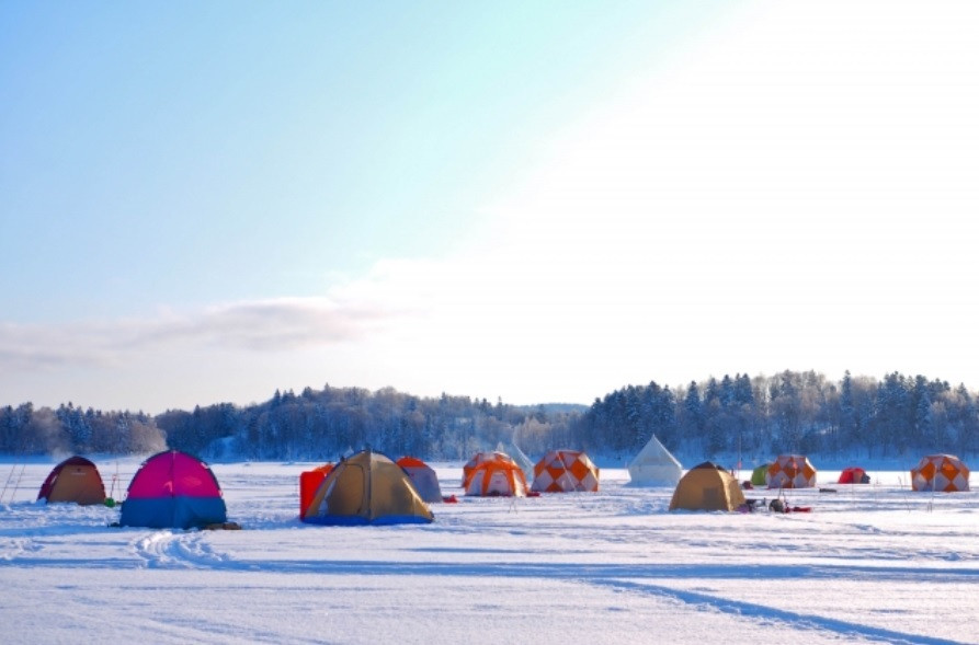 自分で釣って、その場で食べる。わかさぎ釣りで「自給自足」体験1785523