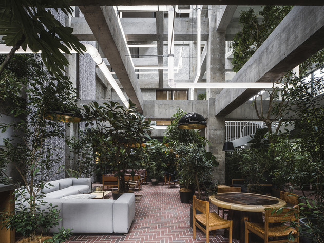 the LOUNGE(1)