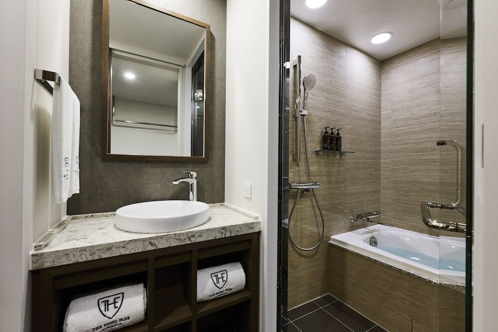 モデレートタイプのバスルーム