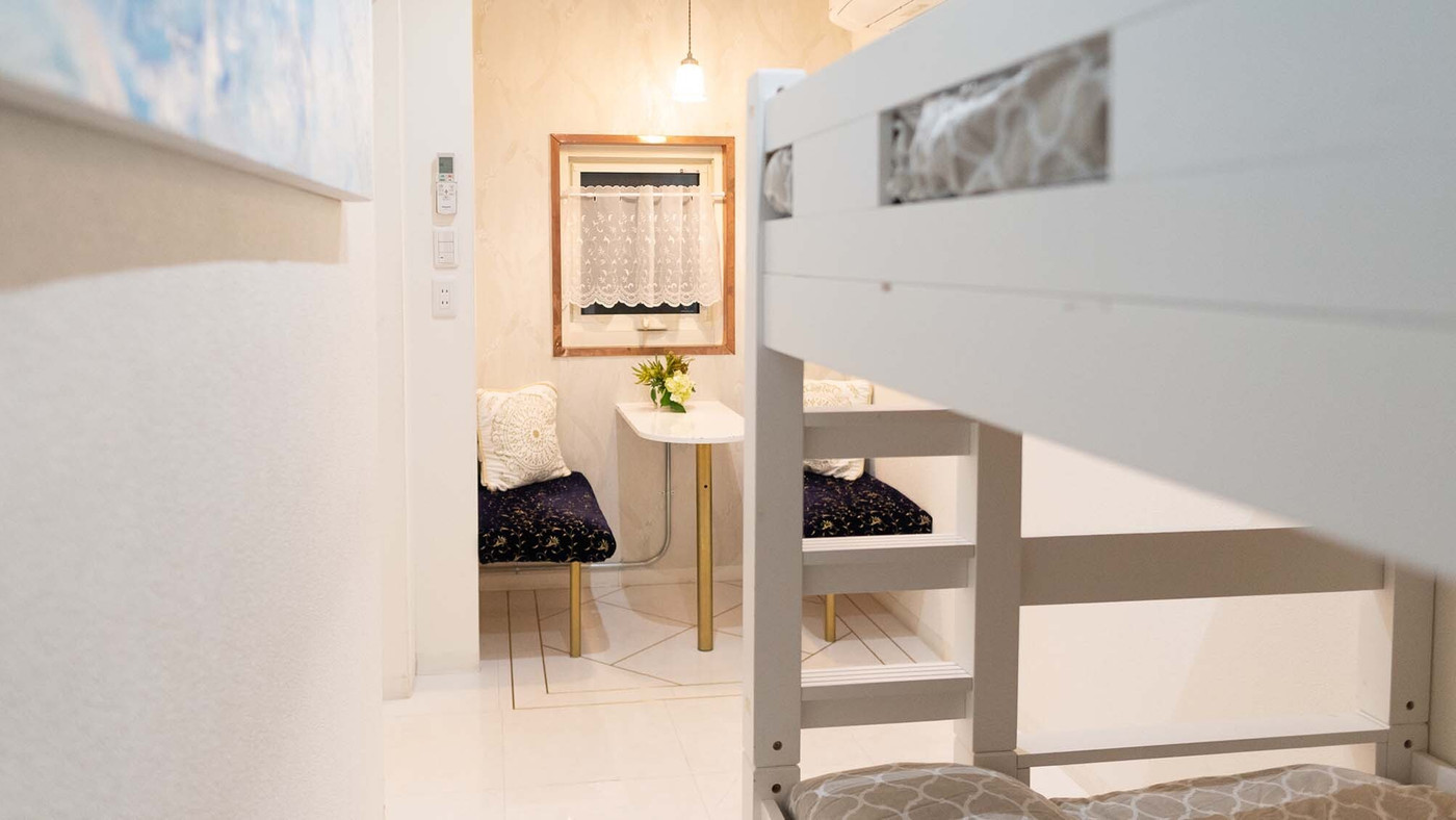 女子好みの真っ白でかわいいゲストハウスでリーズナブルステイ3761946