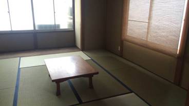 客室内のダイニングエリア / 18