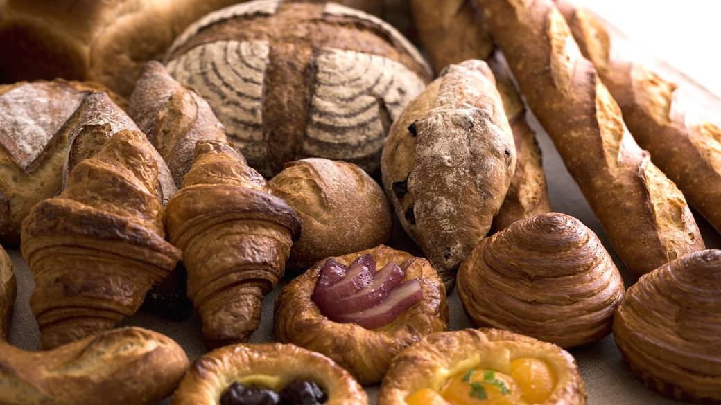 パティスリーで
お土産を購入 / 2