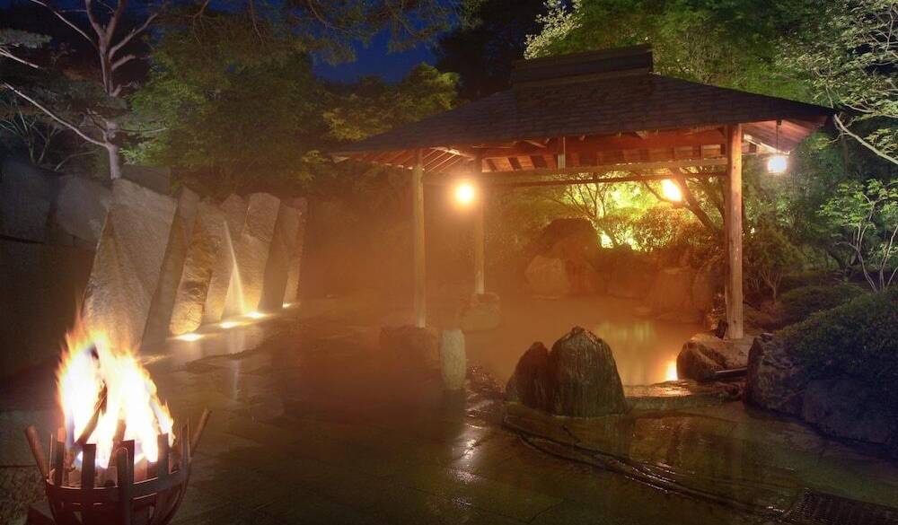 夜の露天風呂 / 3