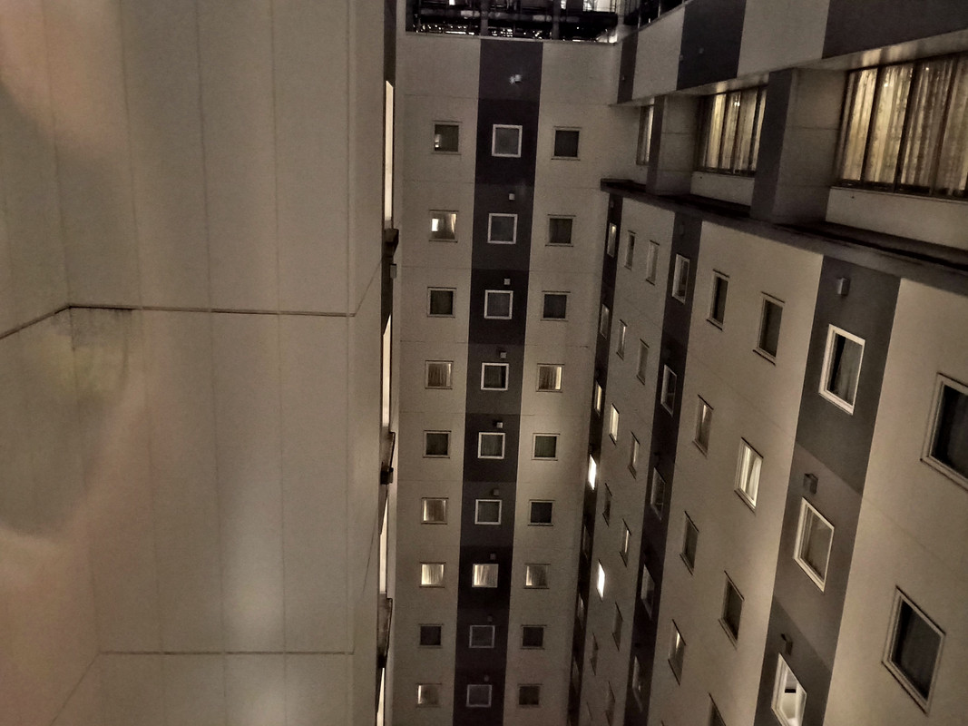 最上階でしたが眺望なしの部屋だとこうなる
