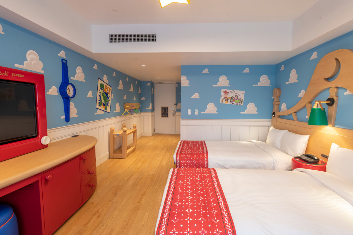 ©Disney/Pixar
© 2021 and ® Spin Master, Ltd. All Rights Reserved / 4