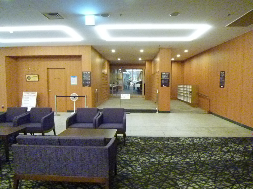 ロビーから健康ランドへの入口