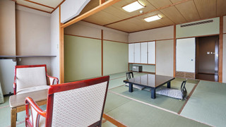 和室 (12.5畳), 喫煙可