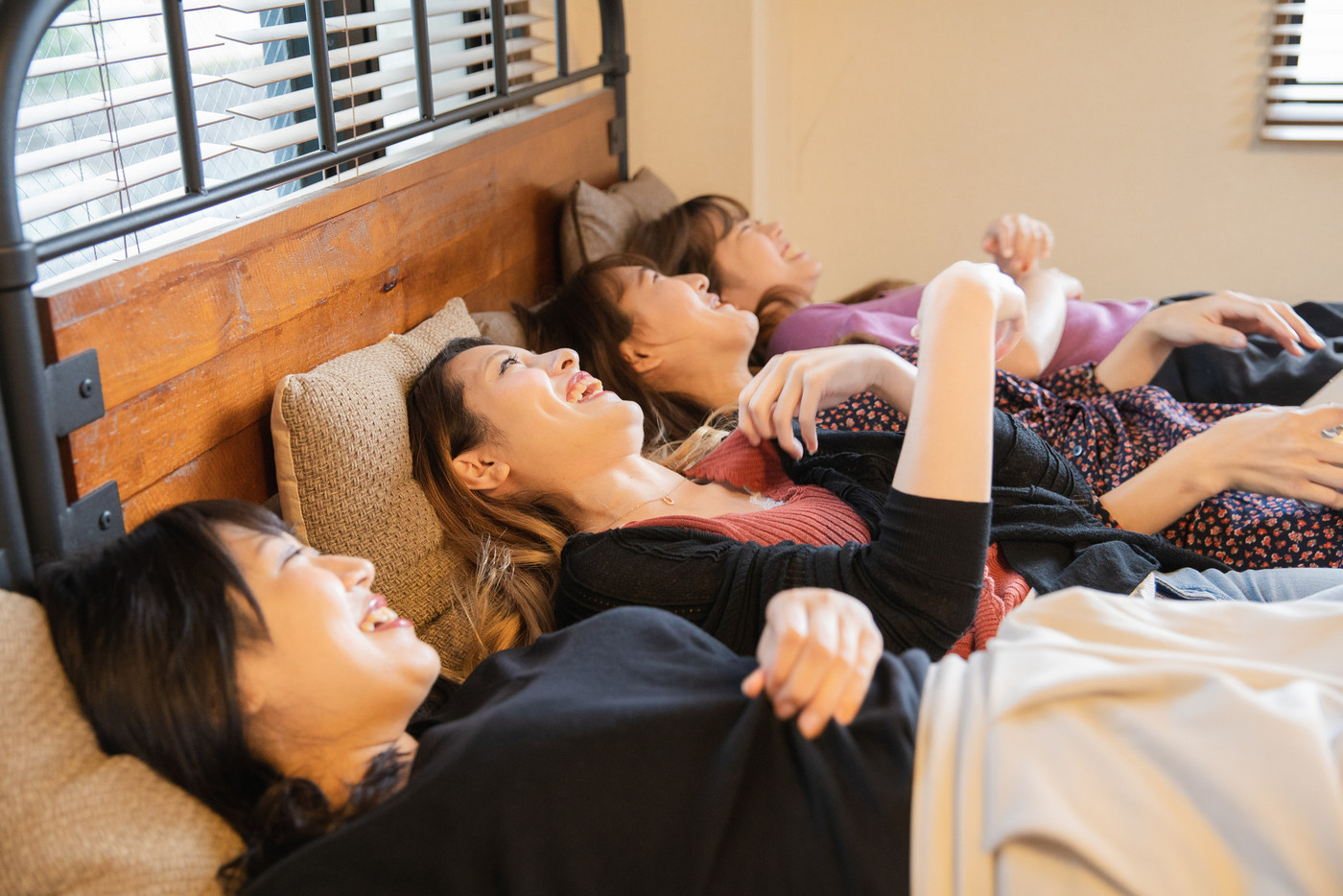 ベッドでガールズトーク 