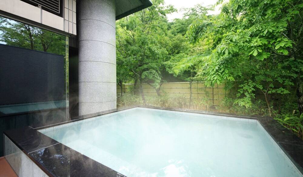 爽やかな空気の中
朝風呂を満喫 / 2