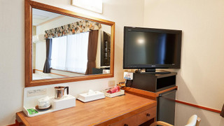 ツインルーム ダブルベッド 2 台 喫煙可