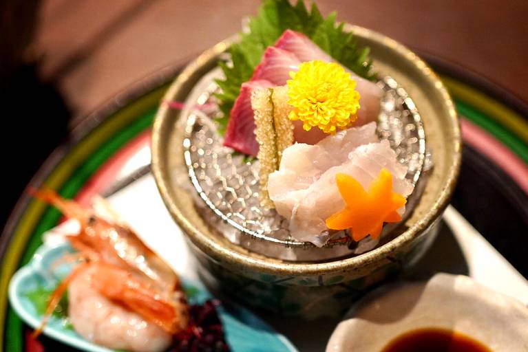 選ぶのが楽しい夕食
華やかな会席料理 / 3
