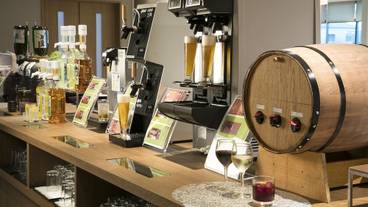 夕食 セルフドリンクコーナー / 3