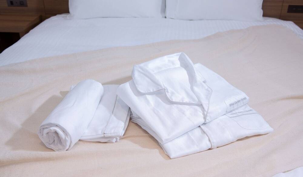 客室パジャマ / 2