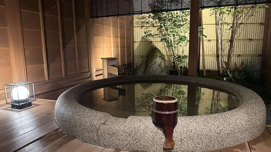 夜の露天風呂の雰囲気 / 1