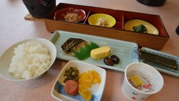 食事・飲み物 / 14