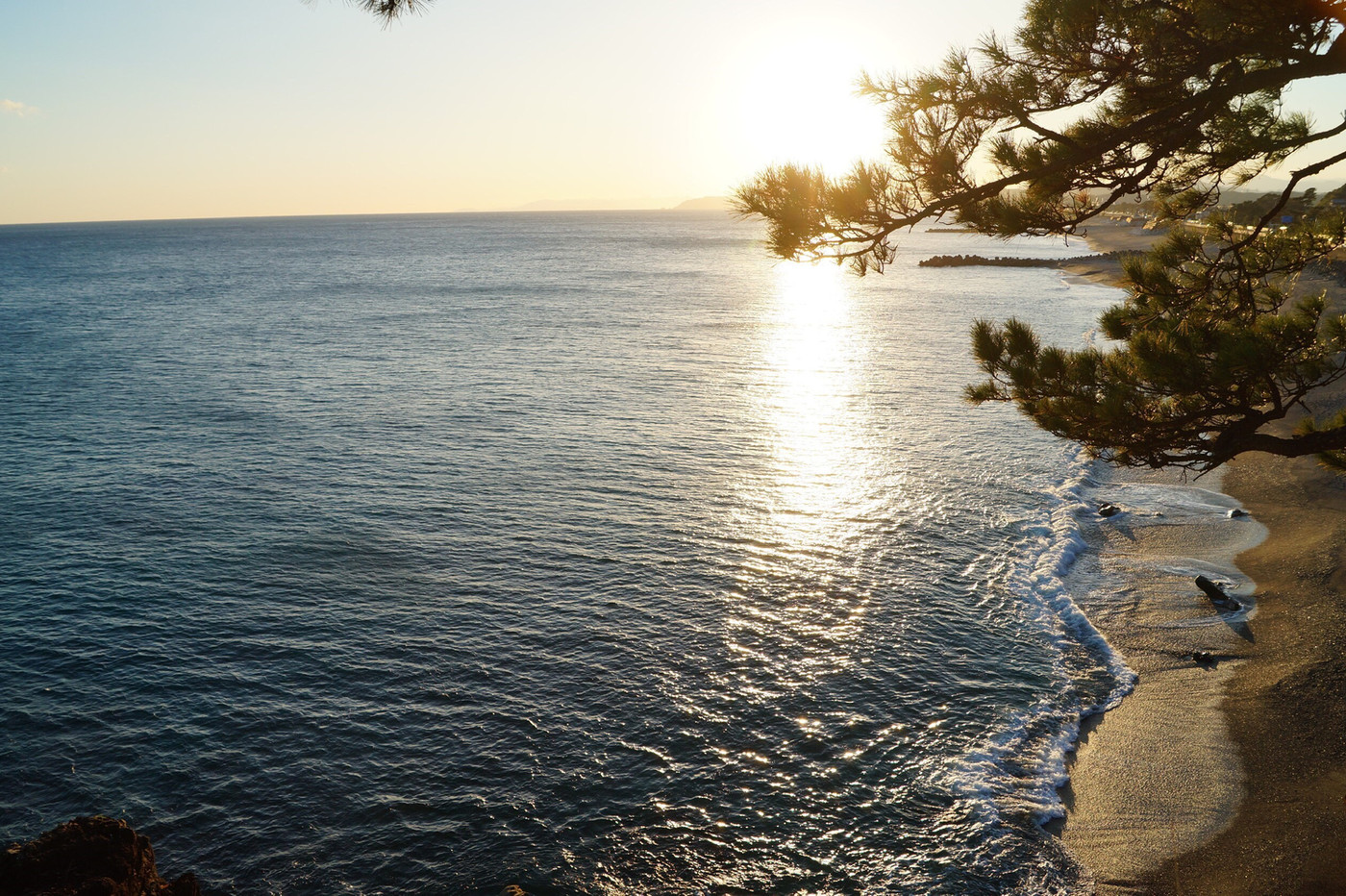 桂浜から見る夕日です