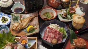 食事・飲み物 / 12