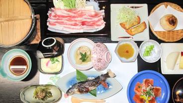 旅館のお食事処 / 7