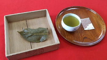 「長命寺 桜もち」料理 54689 【2014.04】 お茶とセットで３００円