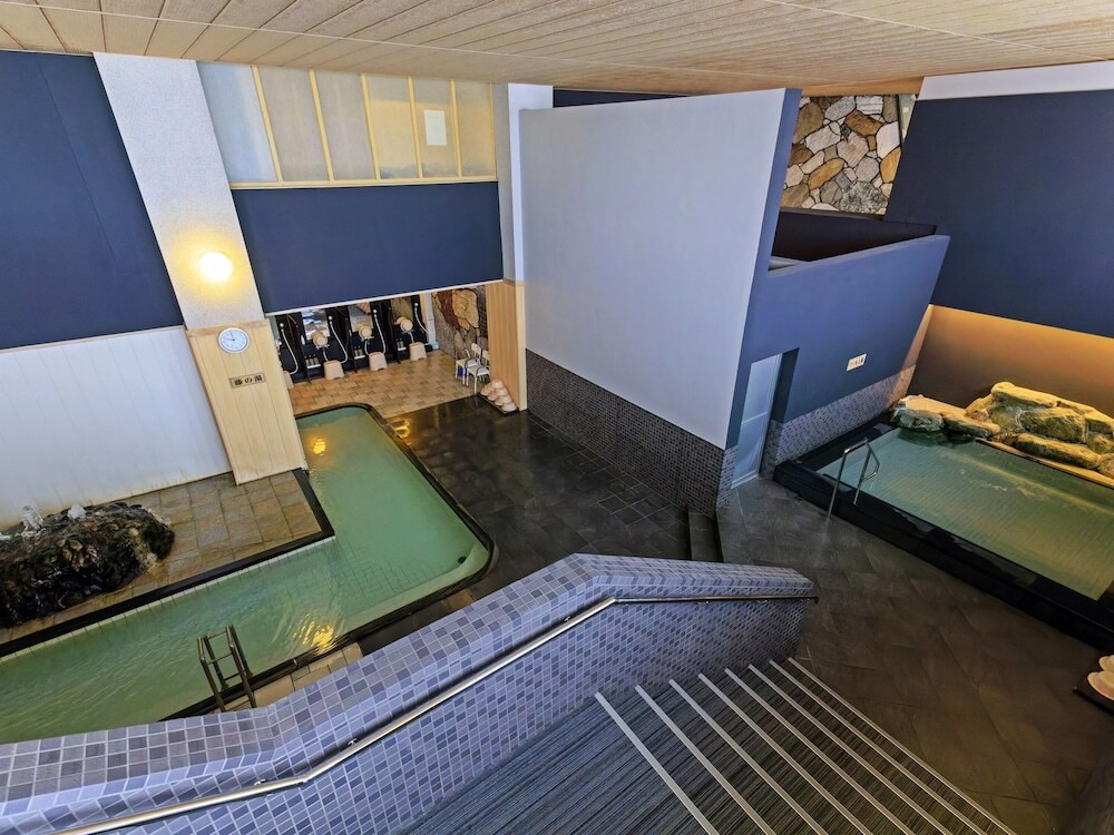 全室オーシャンビューのホテルで、豪華クエづくしに舌鼓4231118