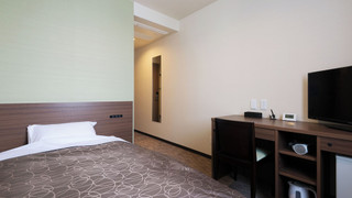 シングルルーム 禁煙（セミダブルベッド１台）