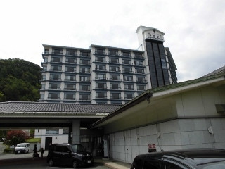 エントランスと外観