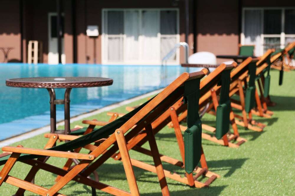 プールサイドバー