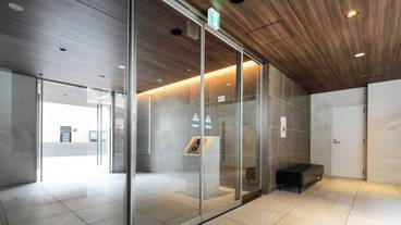 施設の入り口 / 4