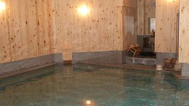 Women's indoor bath / 23