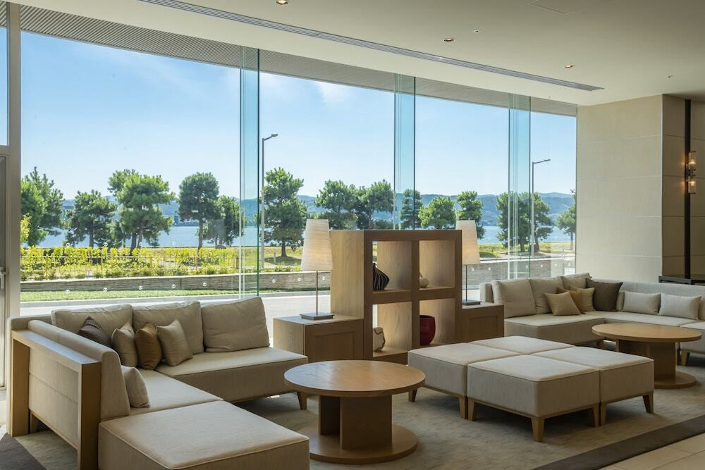 ロビー応接スペース