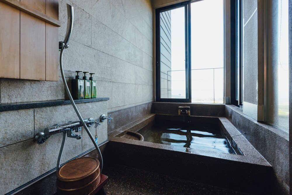 半露天風呂付客室　浴室②